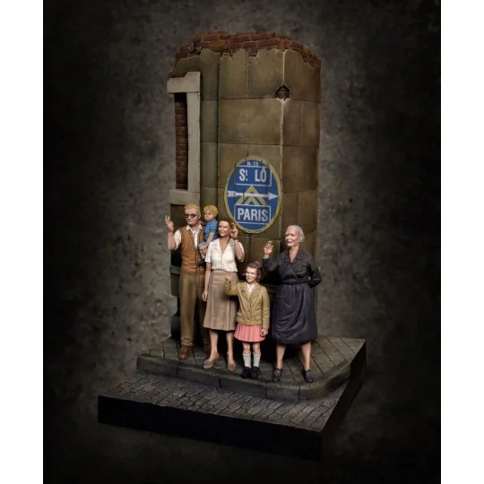 The war's over - Royal Model RM827