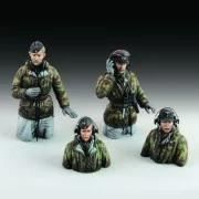German tank crew in winter dress - WWII - Royal Model RM830