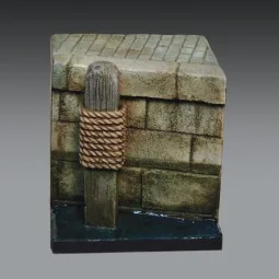 Stone dock section (1/35-32 scale) - Royal Model RM838