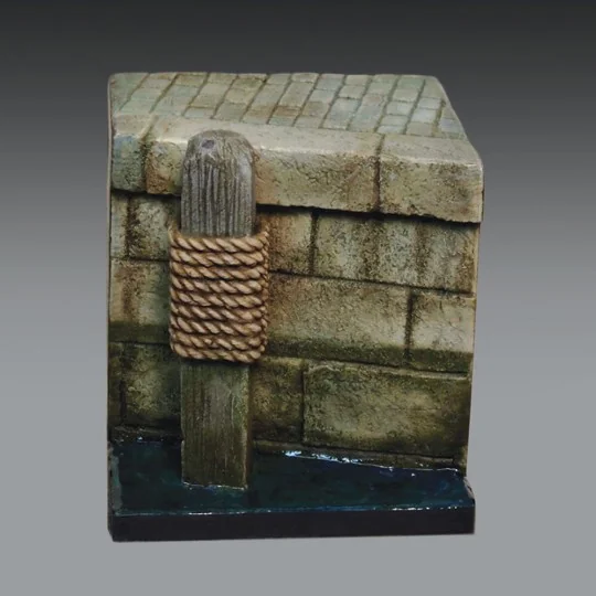 Stone dock section (1/35-32 scale) - Royal Model RM838