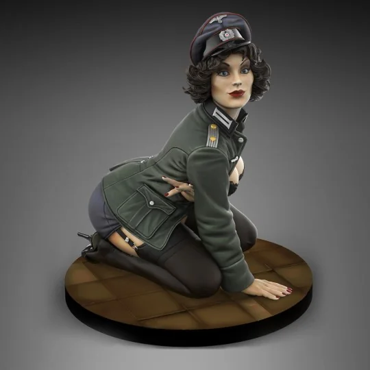 German Officer 'Pin-Up' (75mm) - Royal Model RM847