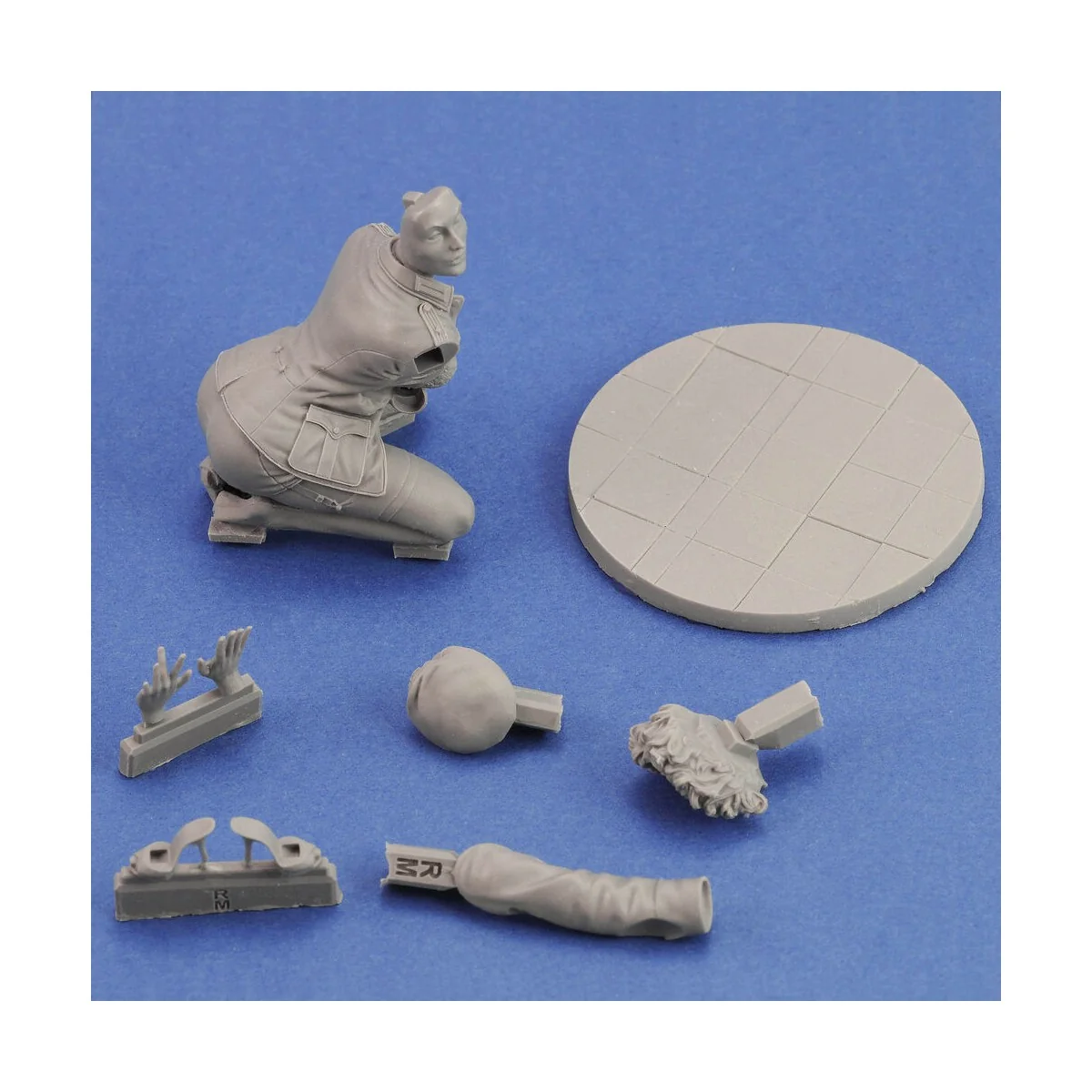 German Officer 'Pin-Up' (75mm) - Royal Model RM847