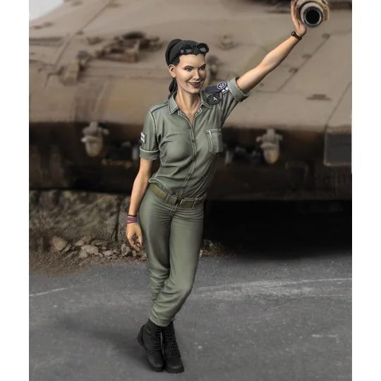 IDF woman soldier, 1/35 - Royal Model RM848