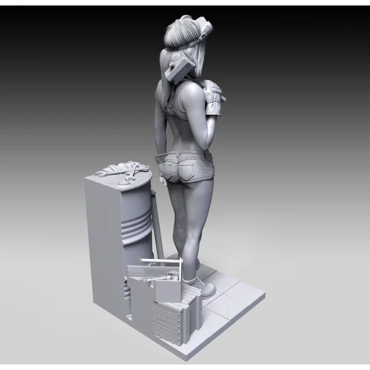 Garage girl, 1/35 - Royal Model RM856