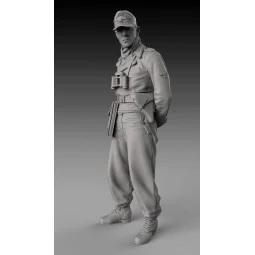 German tanker with arms backward - WWII - Royal Model RM895
