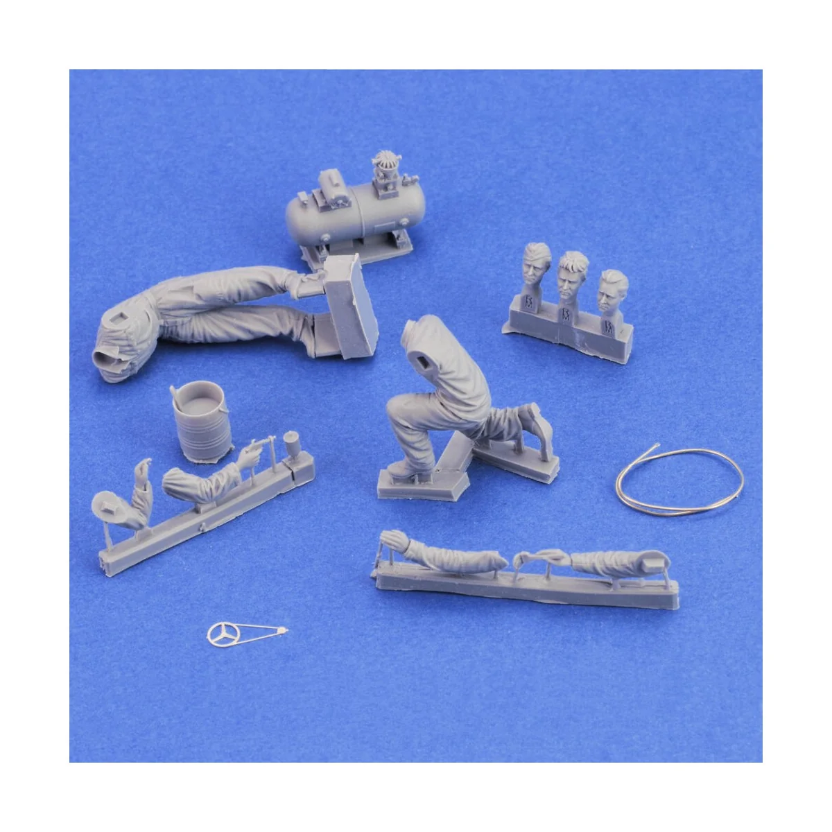 Soldiers painting, 1/48 - Royal Model RM897