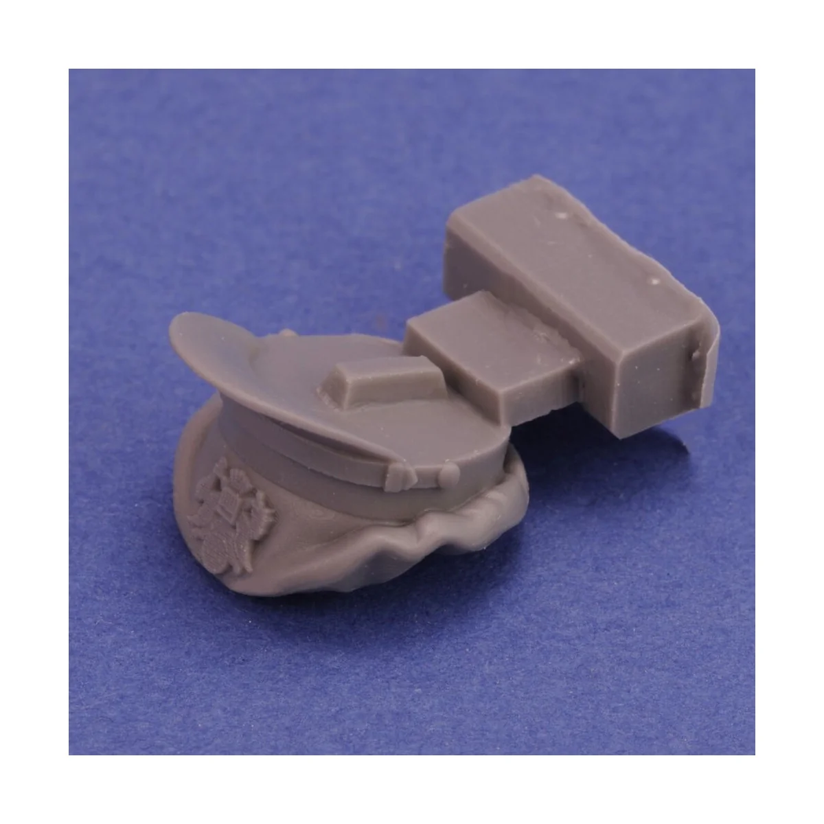 Pin Up Pilot (75mm) - Royal Model RM900