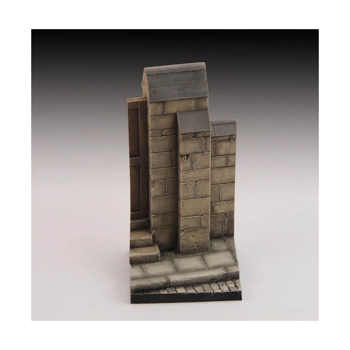 Base with wall and road, 1/32 - Royal Model RM921