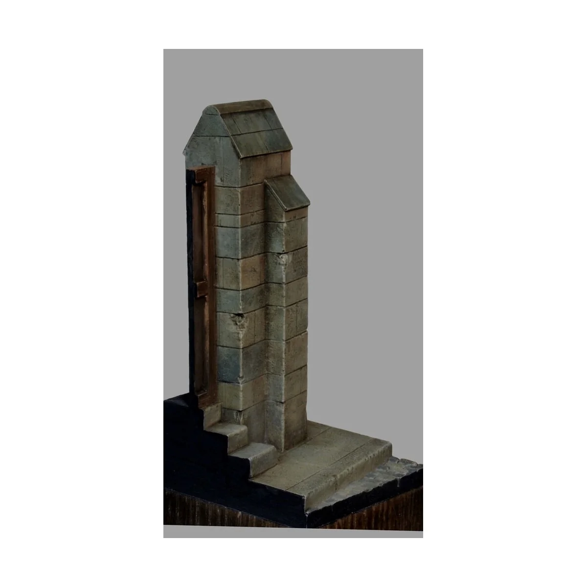 Base with wall and road, 1/32 - Royal Model RM921