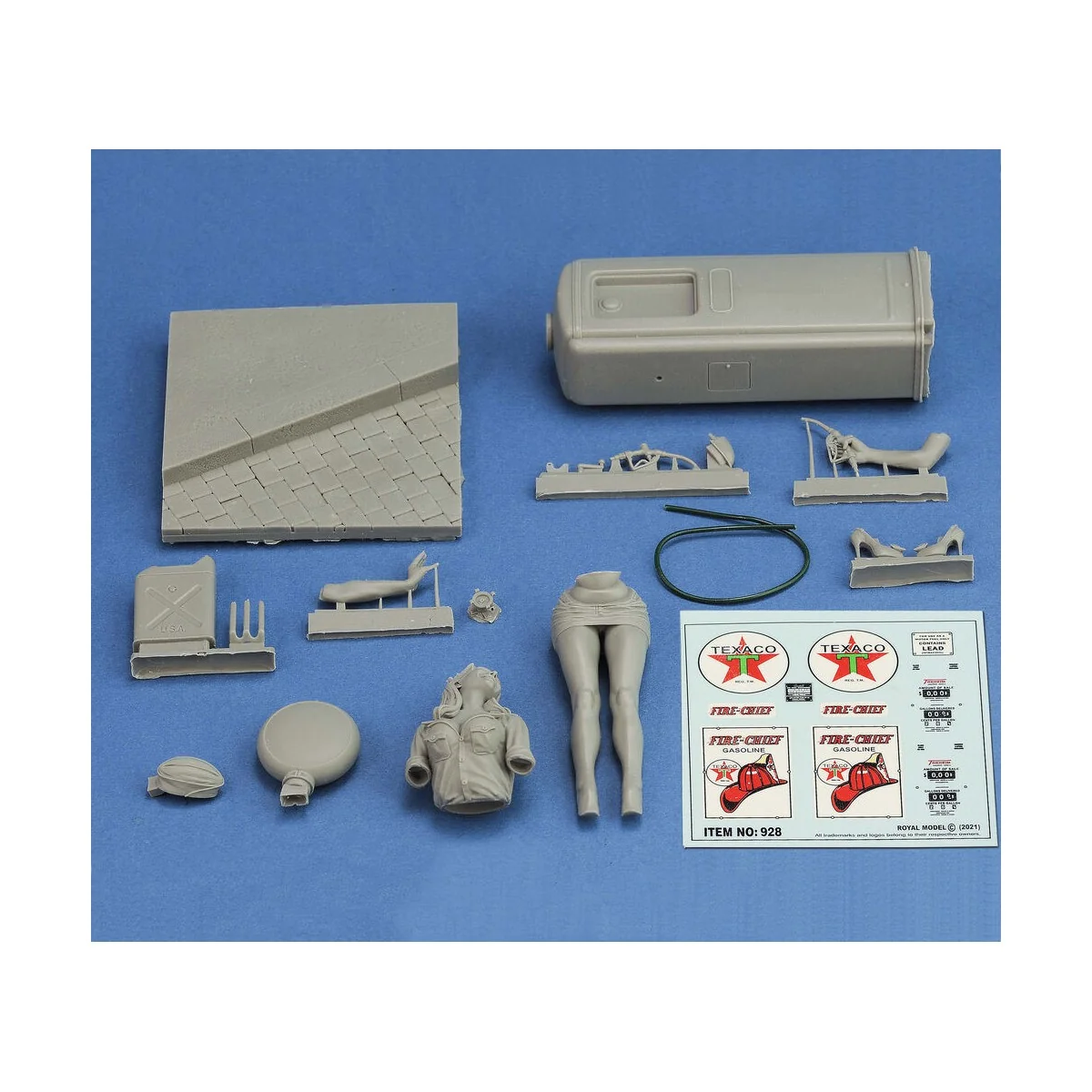 Pin-up at the gas pump (75mm) - Royal Model RM928