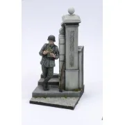 German soldier eating - WWII (75 mm) - Royal Model RM958