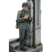 German soldier eating - WWII (75 mm) - Royal Model RM958