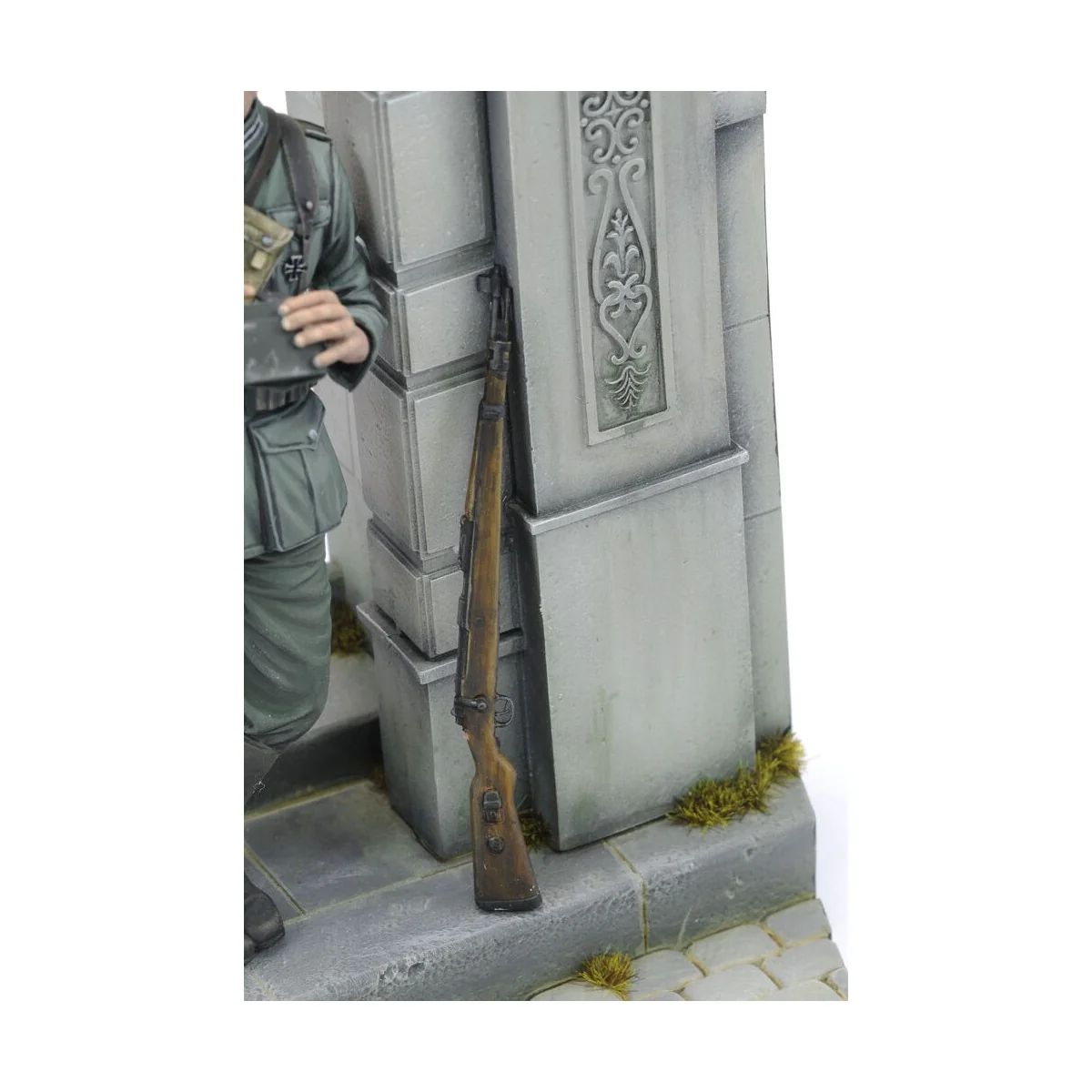 German soldier eating - WWII (75 mm) - Royal Model RM958