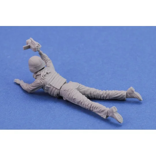 War Reporter, 1/35 - Royal Model RM960