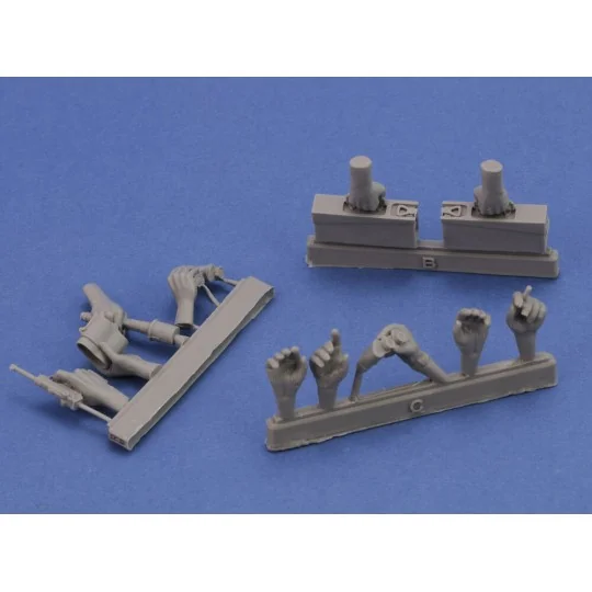 Assorted german hands set -WWII, 1/16 - Royal Model RM966