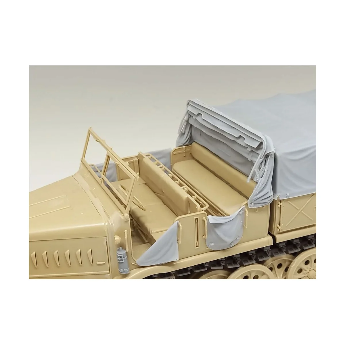 Famo cover-Part 1, 1/35 - Royal Model RM969