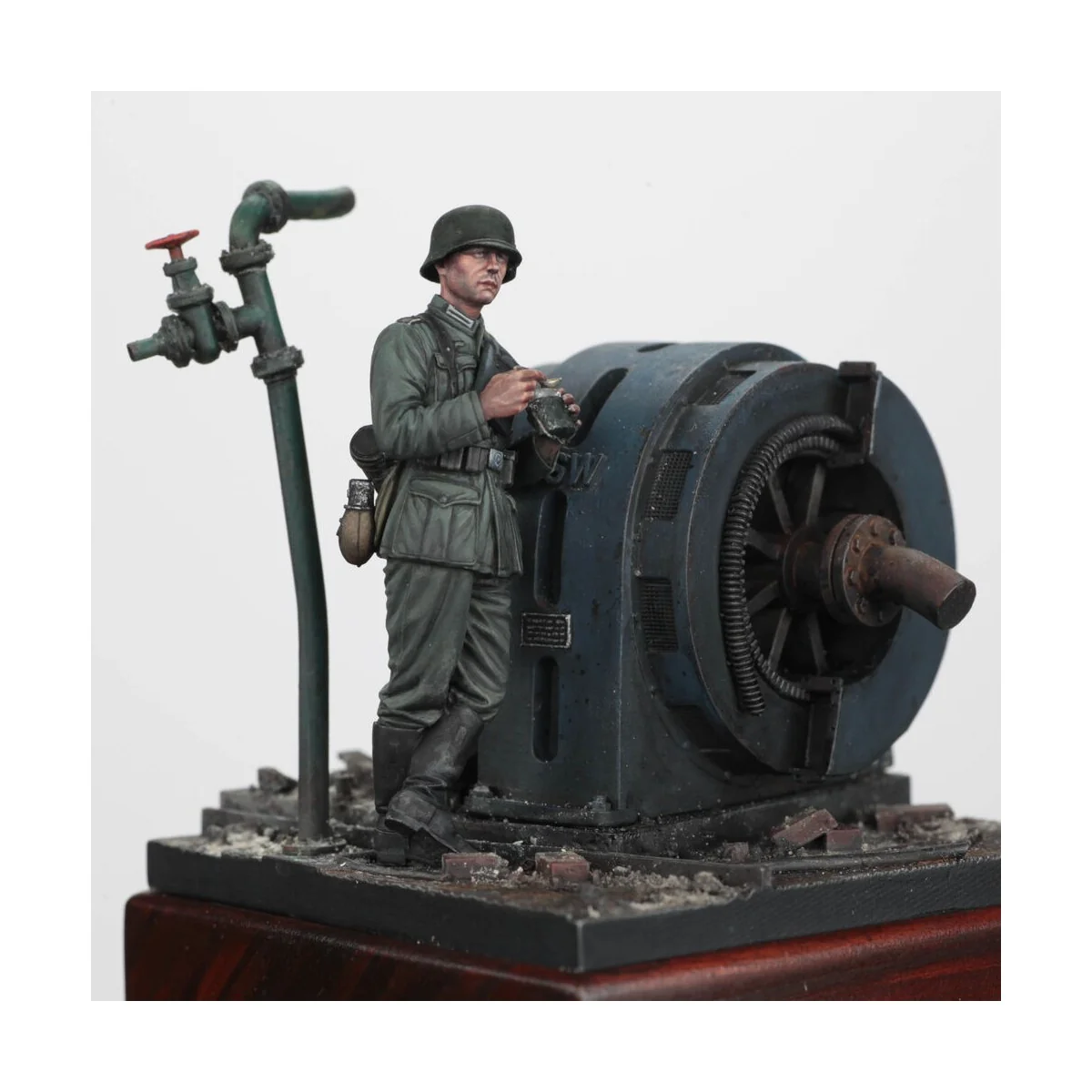 German infantry soldier eating - WWII, 1/35 - Royal Model RM972