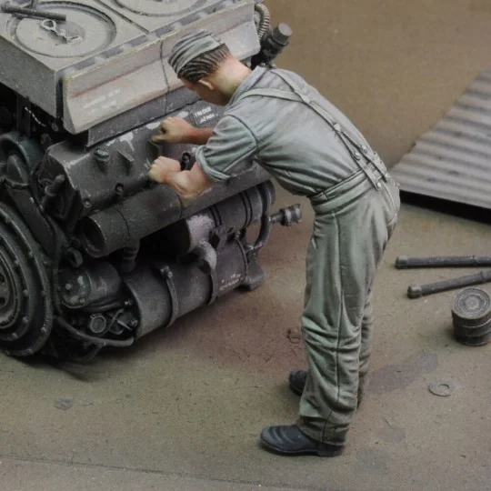German soldier at work - WWII - Royal Model RM973