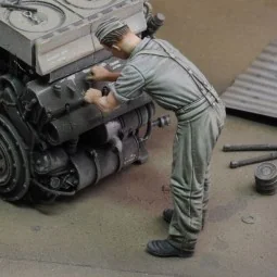 German soldier at work - WWII, 1/72 - Royal Model RM974