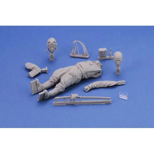 Japanese pilot - WWII, 1/16 - Royal Model RM977