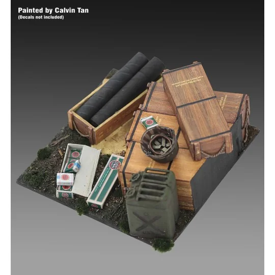 Base with 105 mm Ammo with Cases cm4x4 - Royal Model RM992