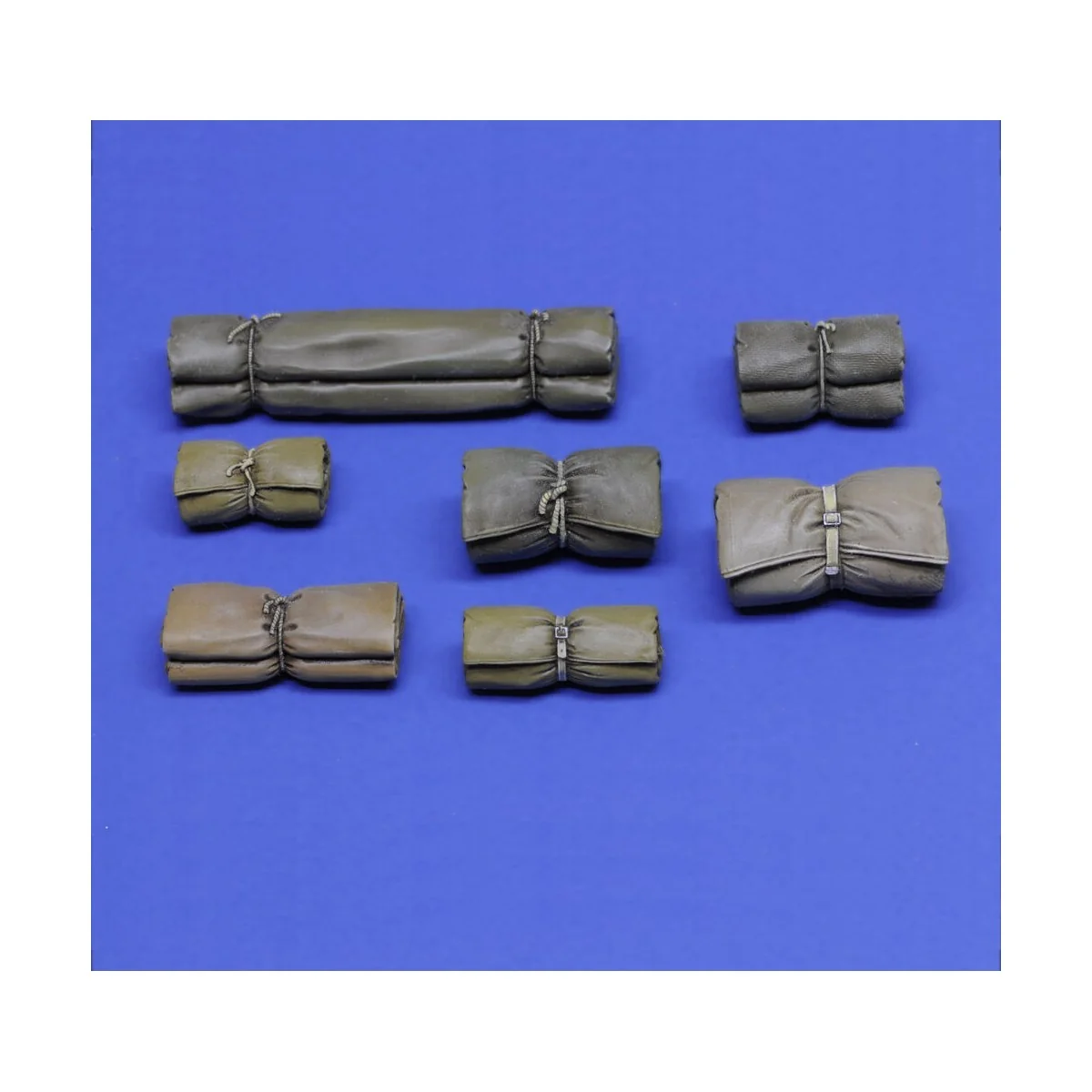 Tentpacks and bedrolls part 1 - Royal Model RM1017