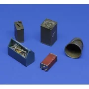 Toolbox, oil cans and bucket - Royal Model RM1043
