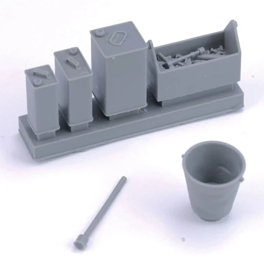 Toolbox, oil cans and bucket, 1/16 - Royal Model RM1043