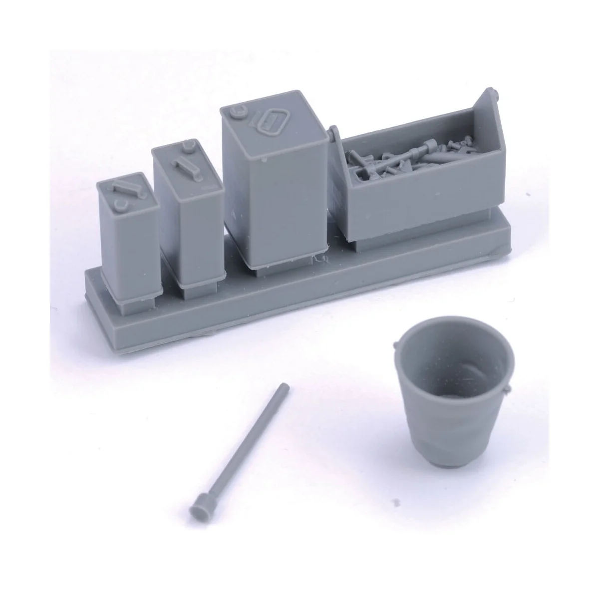 Toolbox, oil cans and bucket, 1/16 - Royal Model RM1043