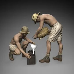 German DAK soldiers battery maintenance - Royal Model RM1083