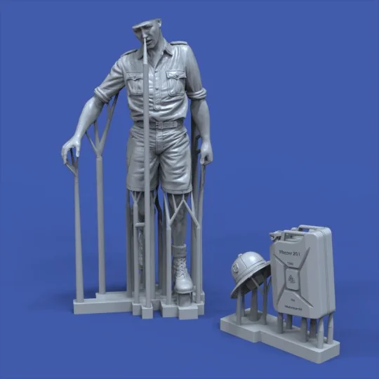 German DAK soldier holding jerrycan 3D printed, 1/35 - Royal Model ...