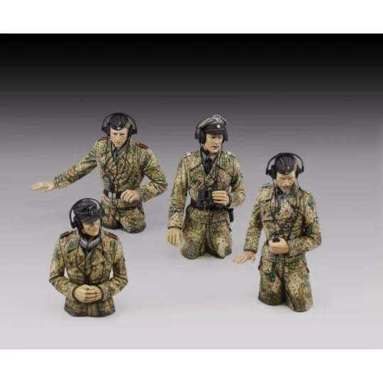 German tank crew in pit dot - WWII, 1/72 - Royal Model RM1105