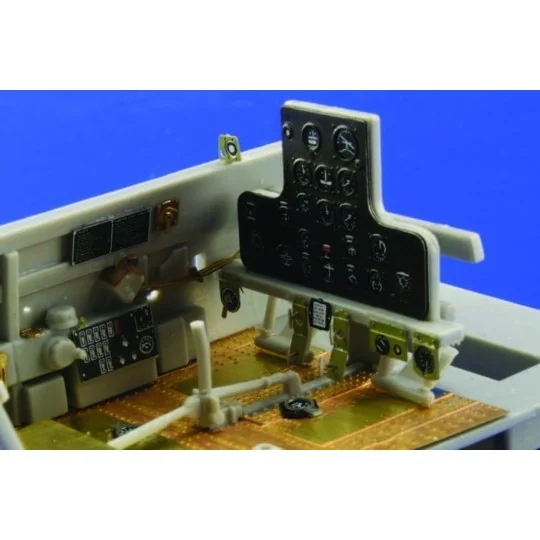 P-40B Tomahawk interior für Trumpeter Bausatz - Eduard Accessories ...
