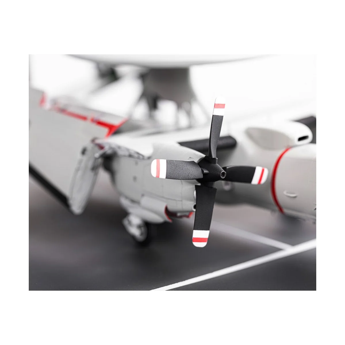 E-2C Hawkeye, 1/72 - Heller 82300