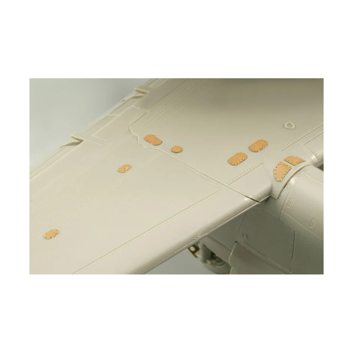 E-2C surface panels für Kinetic, 1/48 - Eduard Accessories 48640