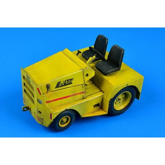 UNITED TRACTOR GC-340/SM340 tow tractor, 1/32 - Aerobonus 320.060