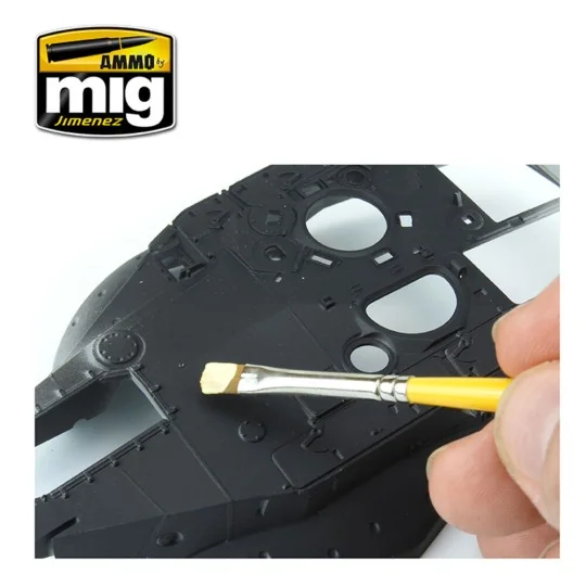 Anti-Slip Paste - Sand Color (for 1/35 scale) - AMMO by MIG Jimenez...