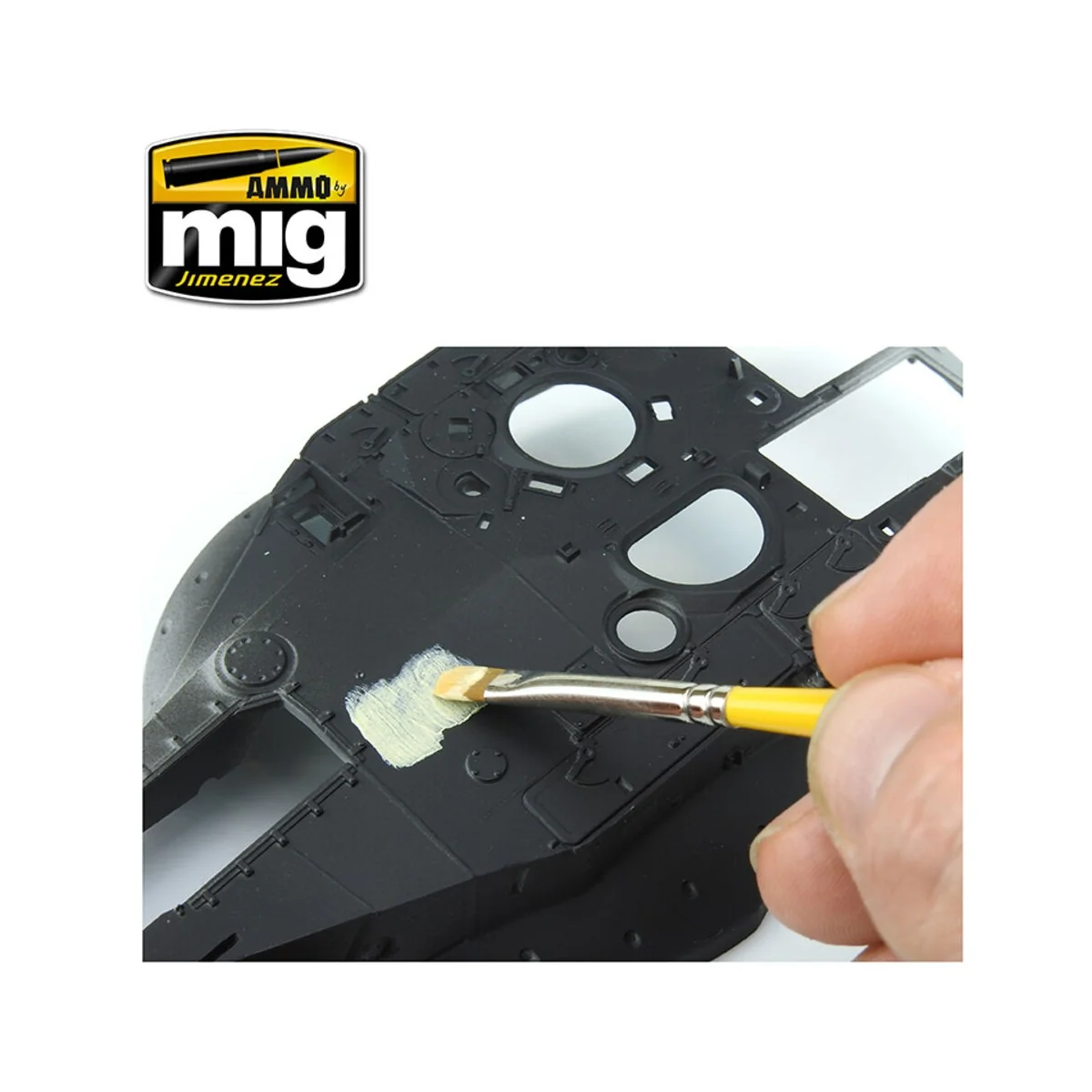 Anti-Slip Paste - Sand Color (for 1/35 scale) - AMMO by MIG Jimenez...