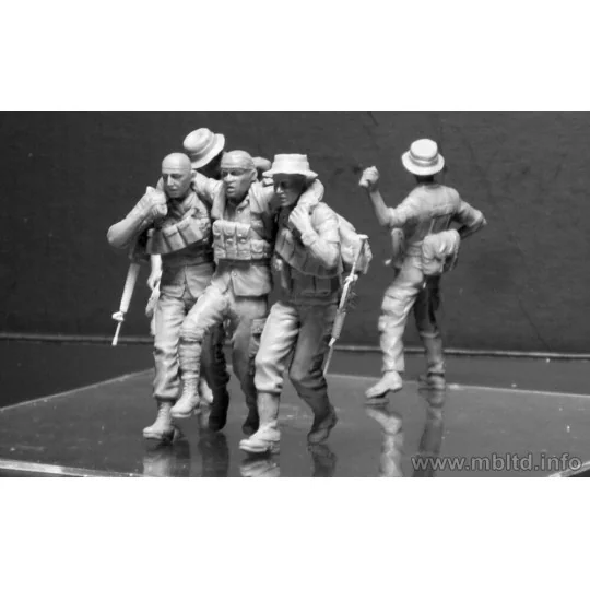 “Head for the “Huey”, Vietnam War series”, 1/35 - Master Box Ltd. 3...