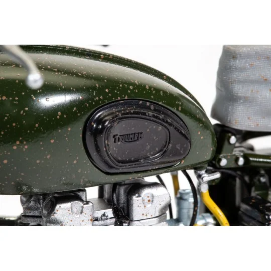 The Great Escape - Triumph TR6 Trophy (Weathered), 1/12 - Corgi CC0...