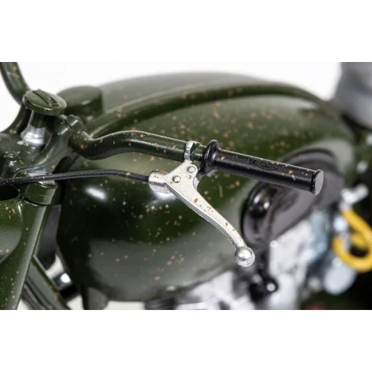 The Great Escape - Triumph TR6 Trophy (Weathered), 1/12 - Corgi CC0...