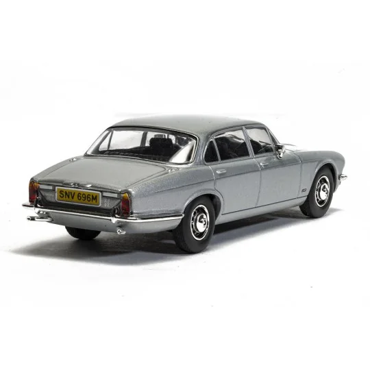 Screen Stars - Ford Capri Mk2 2.0S Diamond White, Jaguar XJ6 Series...