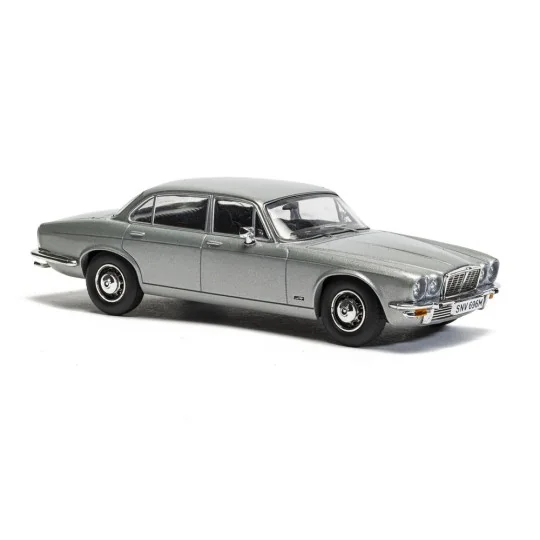 Screen Stars - Ford Capri Mk2 2.0S Diamond White, Jaguar XJ6 Series...