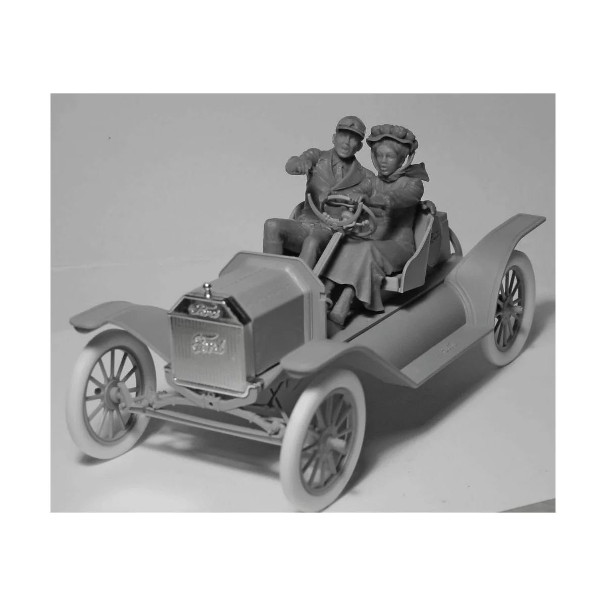 American Sport Car Drivers(1910s)(1 male 1 female figures), 1/24 - ...