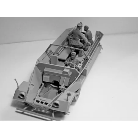 Sd.Kfz.251/6 Ausf.A with Crew, Limited, 1/35 - ICM 35104
