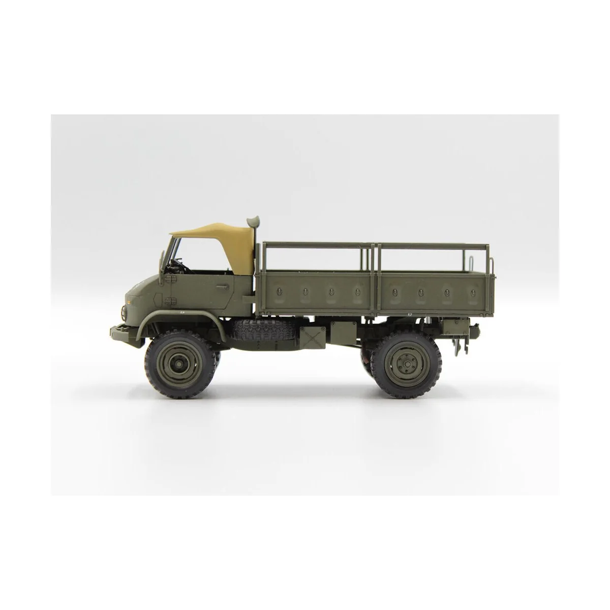 Unimog S 404, German military truck, 1/35 - ICM 35135