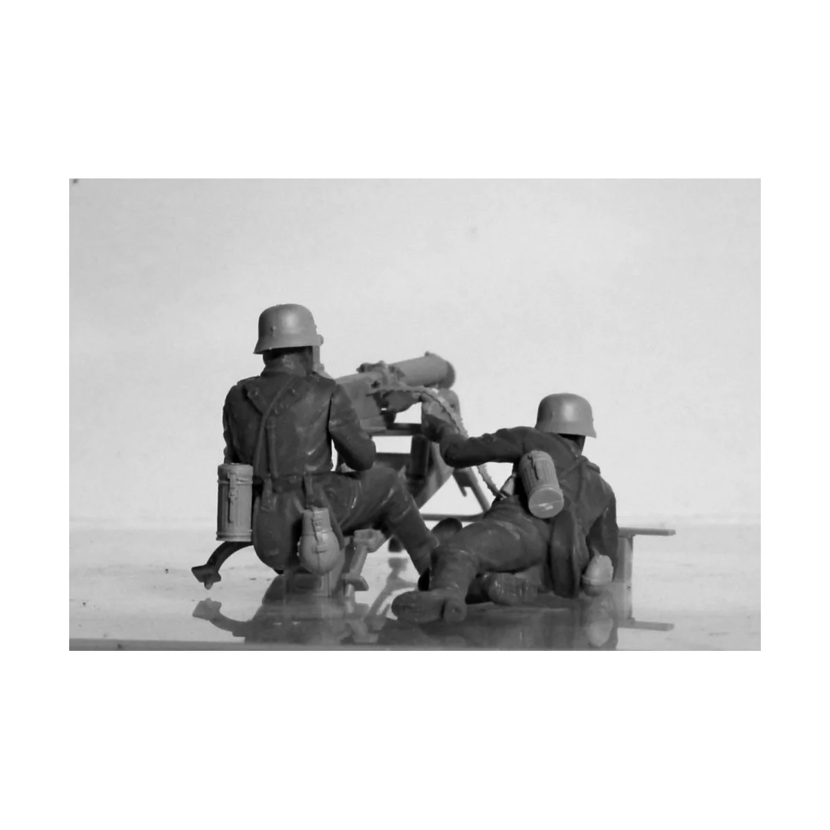 WWII German MG08 MG Team (2 figures), 1/35 - ICM 35645