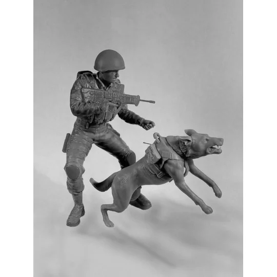 IDF K-9 Unitz "OKETZ" with dog, 1/16 - ICM 16102