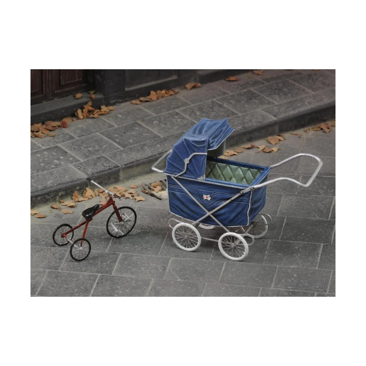 Pushchair & tricycle, 1/35 - Royal Model RM731
