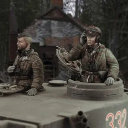 German tank crew in winter dress - WWII, 1/35 - Royal Model RM829 2
